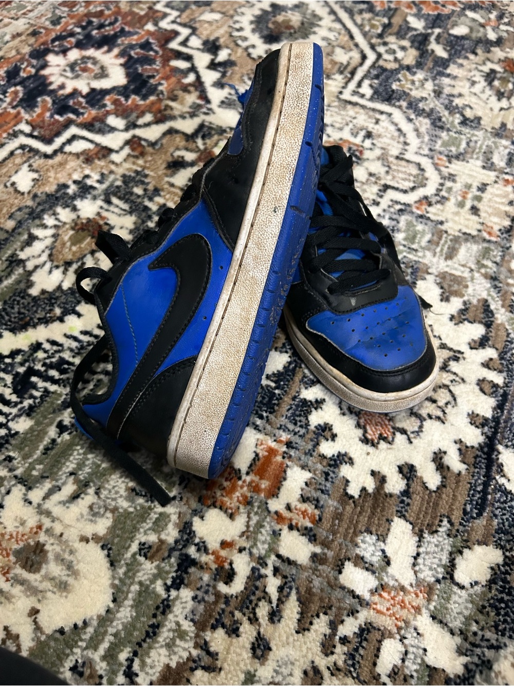 Nike Kids Low-Top Sneakers in Black and Blue